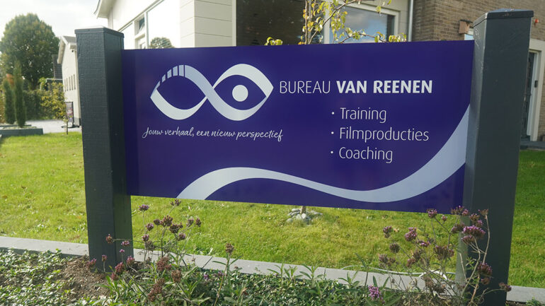 Studio van Reenen, tuin Bureau van Reenen trainingen en filmproducties.